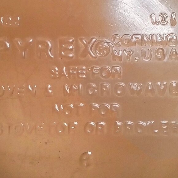 PYREX Amber Mixing Bowl 1 Quart 322 Vtg Corning USA Retro Kitchen - Picture 3 of 5